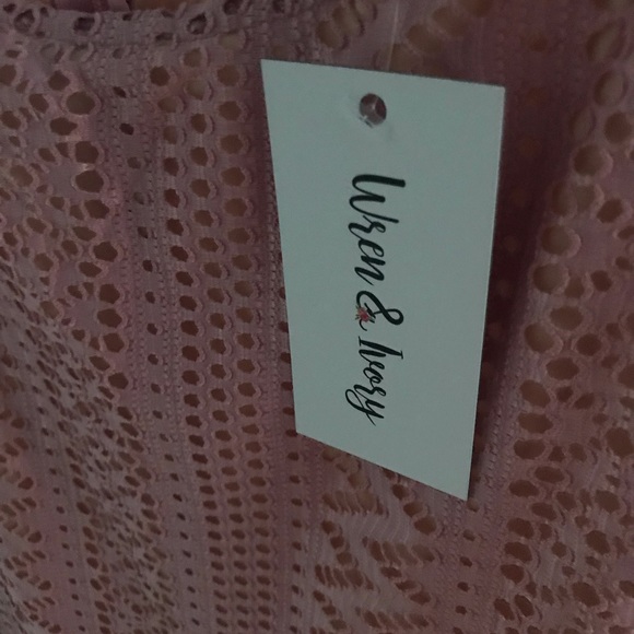 💖Wear Pink💖 Pink eyelet Dress - Picture 2 of 7